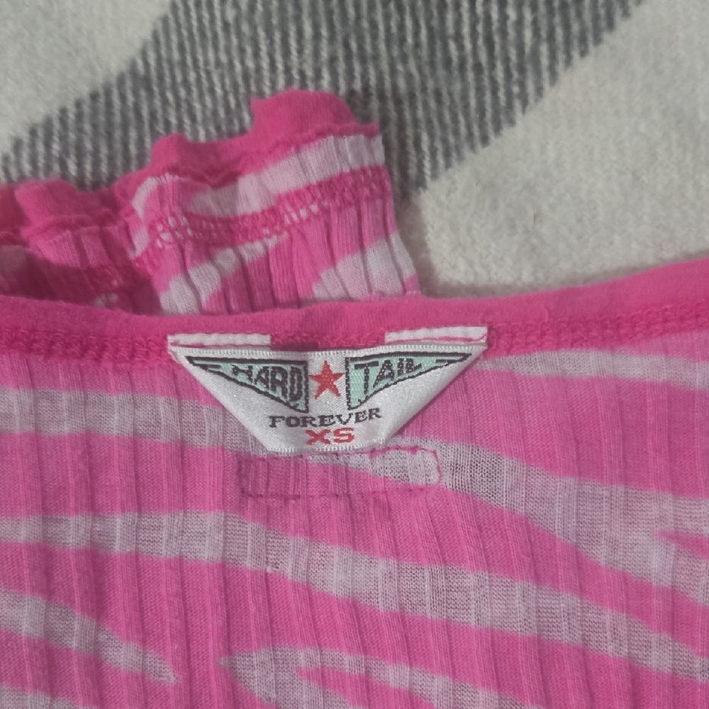 Hard Tail Fuchsia Zebra Pattern Top - Picture 2 of 2